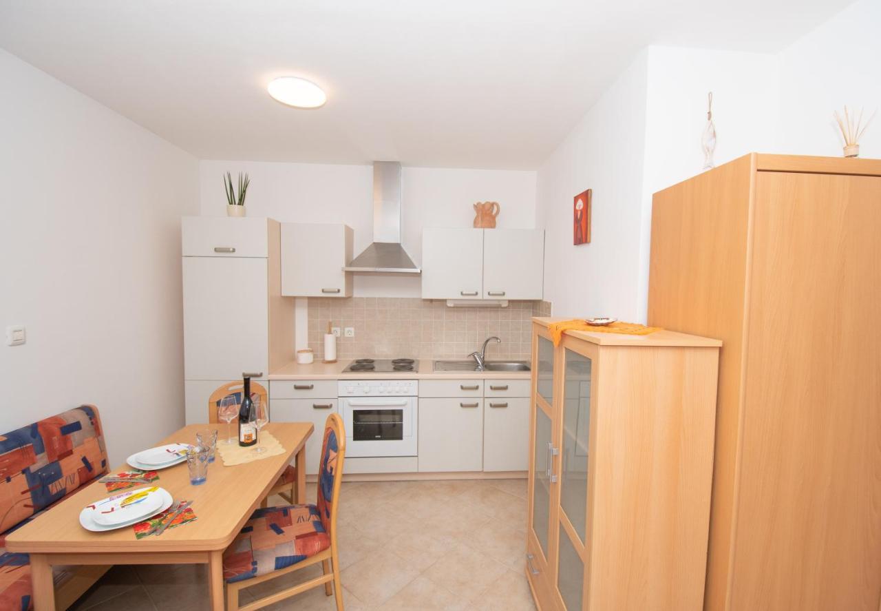 Apartamento Frankie Piran Exterior foto