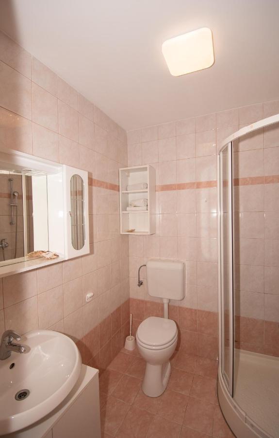 Apartamento Frankie Piran Exterior foto