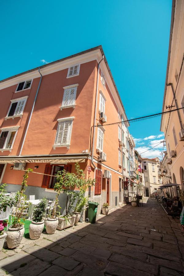 Apartamento Frankie Piran Exterior foto